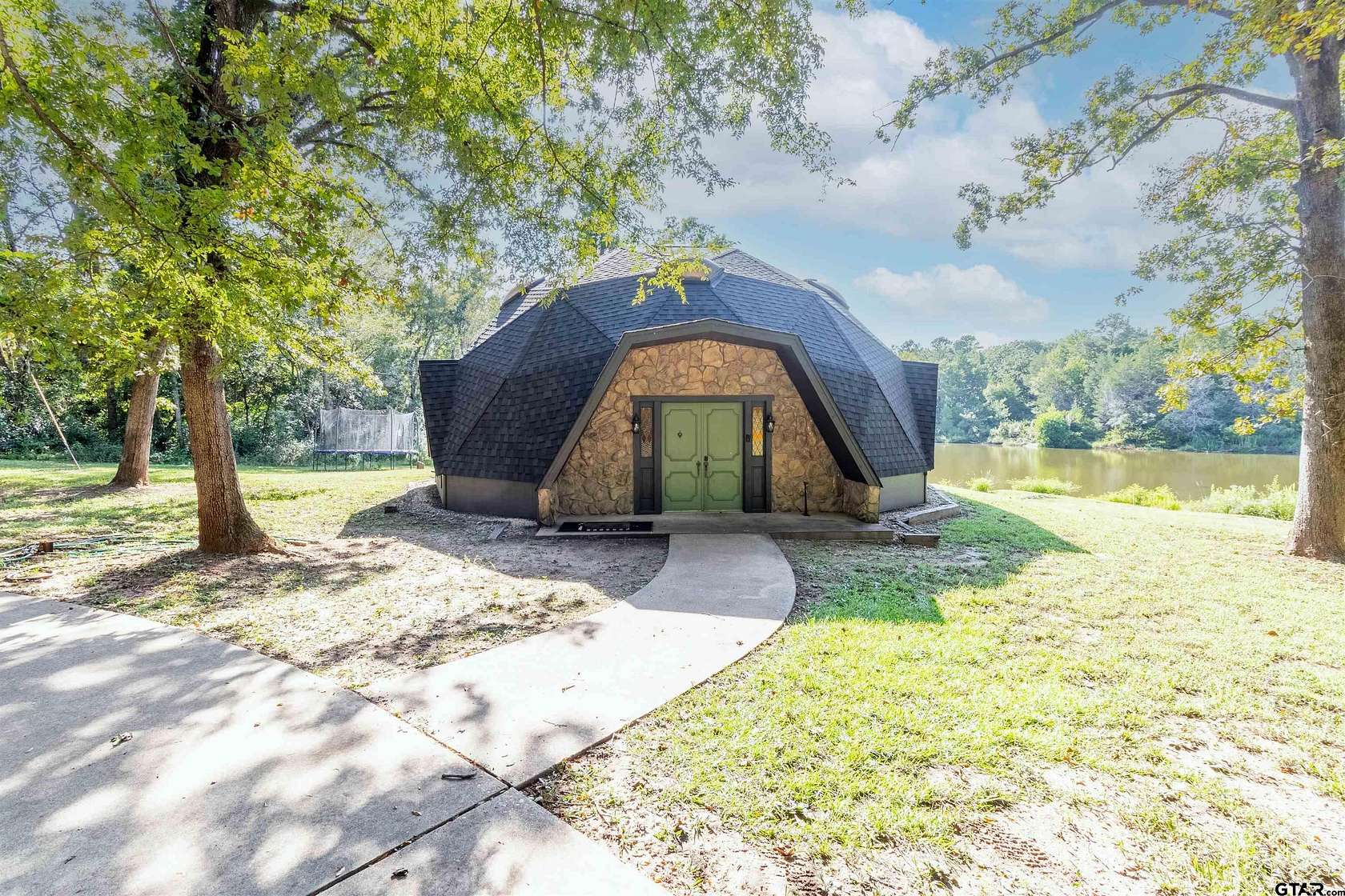 5 Acres of Land with Home for Sale in Tyler, Texas