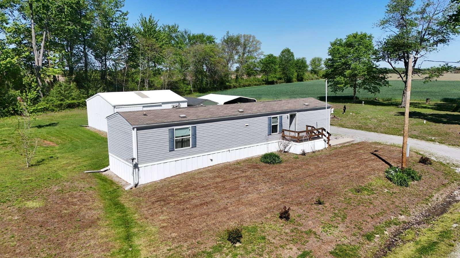 5 Acres of Land with Home for Sale in Geff, Illinois
