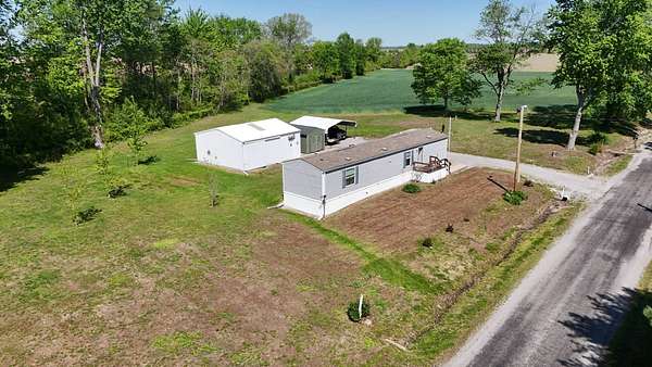 5 Acres of Land with Home for Sale in Geff, Illinois