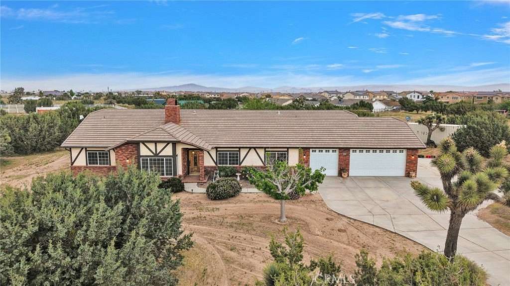 2.22 Acres of Land with Home for Sale in Hesperia, California