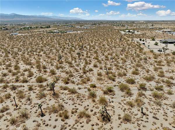 2.5 Acres of Land for Sale in Piñon Hills, California