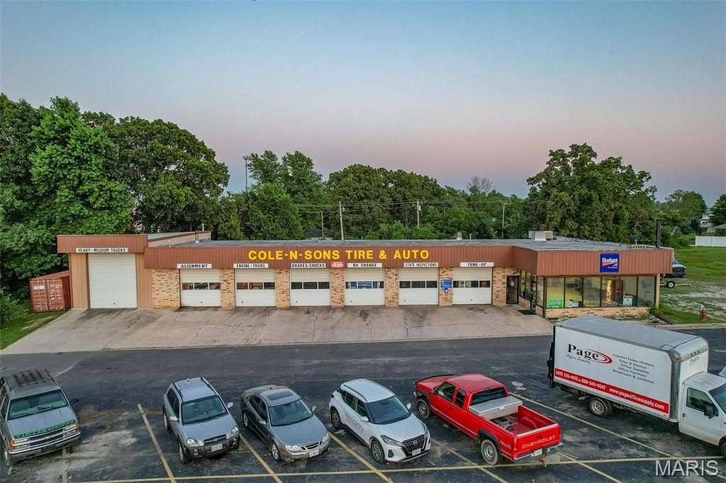 1.6 Acres of Improved Commercial Land for Sale in Lebanon, Missouri