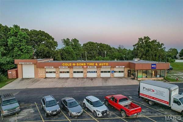1.6 Acres of Improved Commercial Land for Sale in Lebanon, Missouri