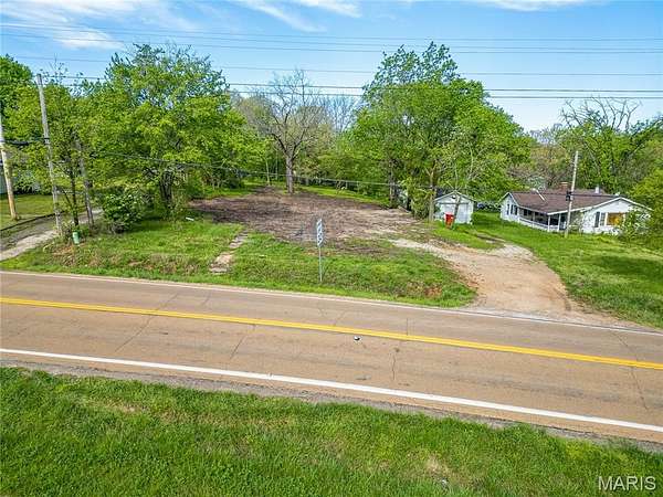 0.39 Acres of Mixed-Use Land for Sale in Crocker, Missouri
