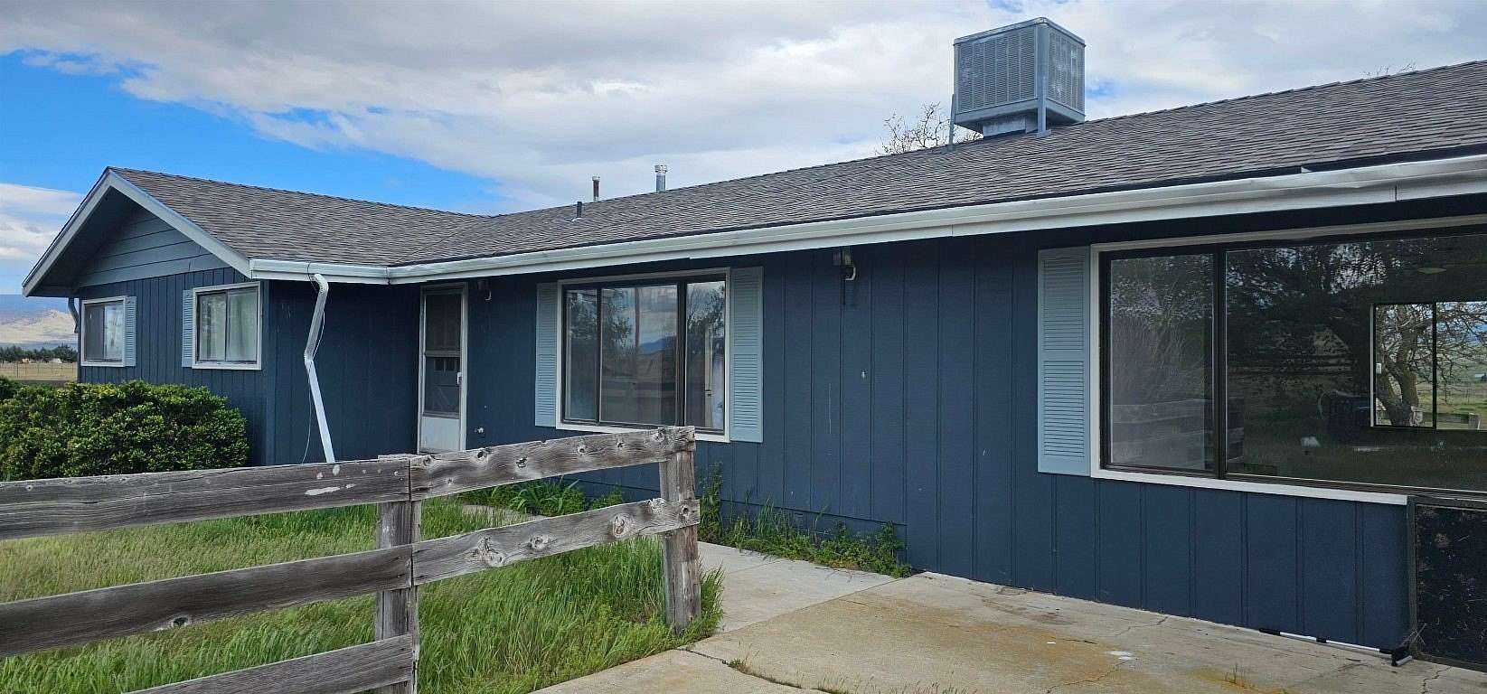 10 Acres of Land with Home for Sale in Montague, California