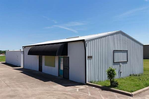 1.73 Acres of Commercial Land for Sale in Red Oak, Texas