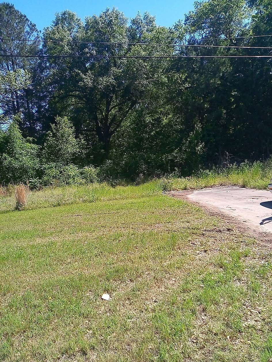 0.45 Acres of Mixed-Use Land for Sale in Atlanta, Texas