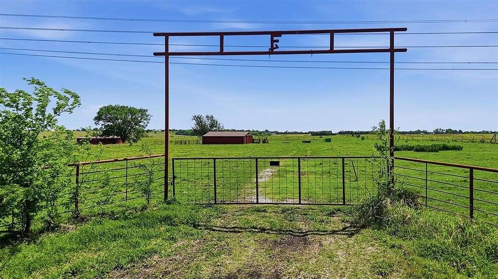 61 Acres of Agricultural & Residential Land for Sale in Gunter, Texas