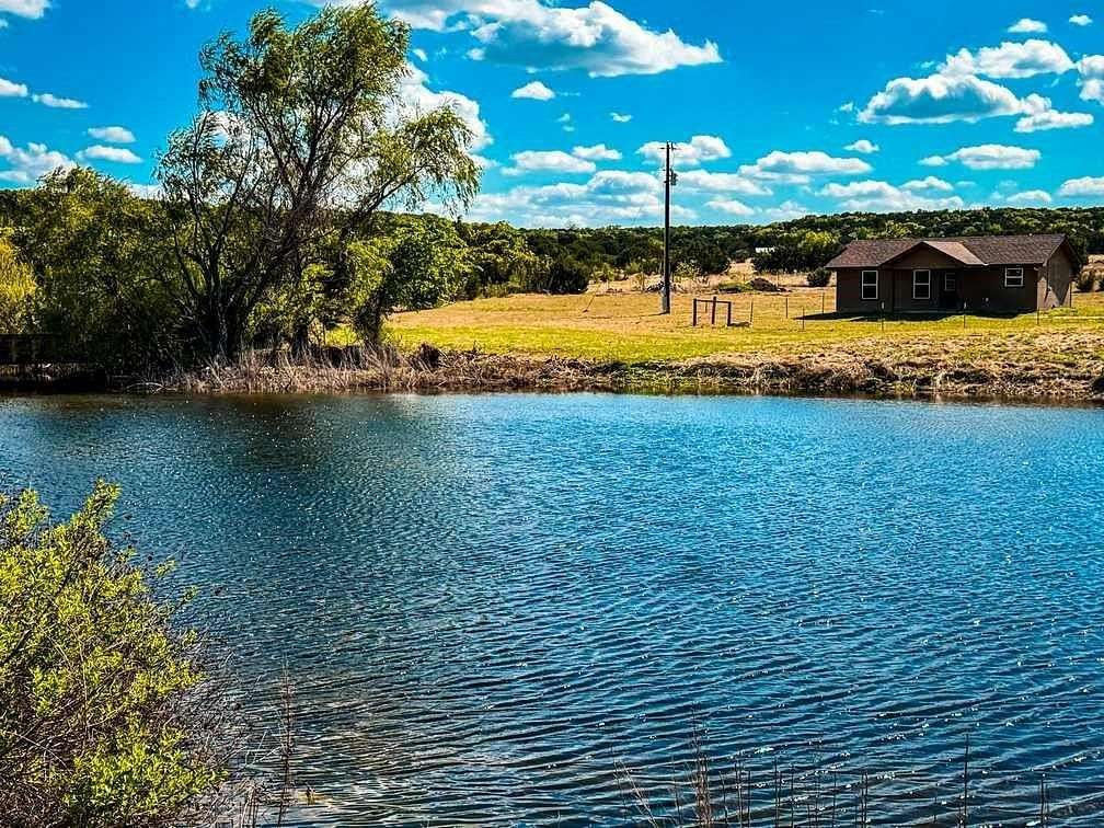 29 Acres of Land with Home for Sale in Gatesville, Texas