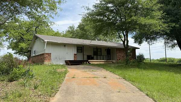 1.58 Acres of Land with Home for Sale in Canton, Texas