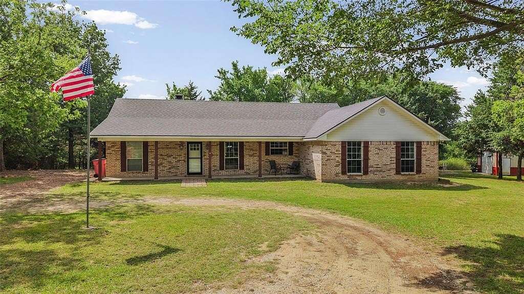 12.3 Acres of Land with Home for Sale in Lone Oak, Texas