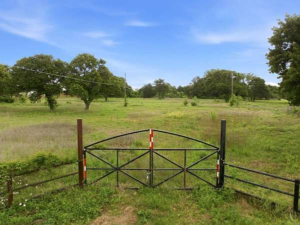 3.13 Acres of Residential Land for Sale in Seagoville, Texas