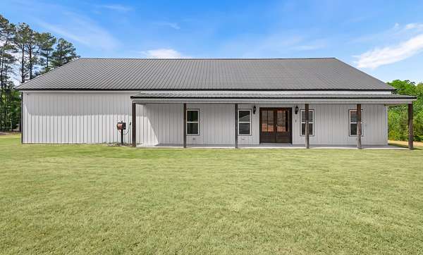 8.4 Acres of Land with Home for Sale in Tupelo, Mississippi