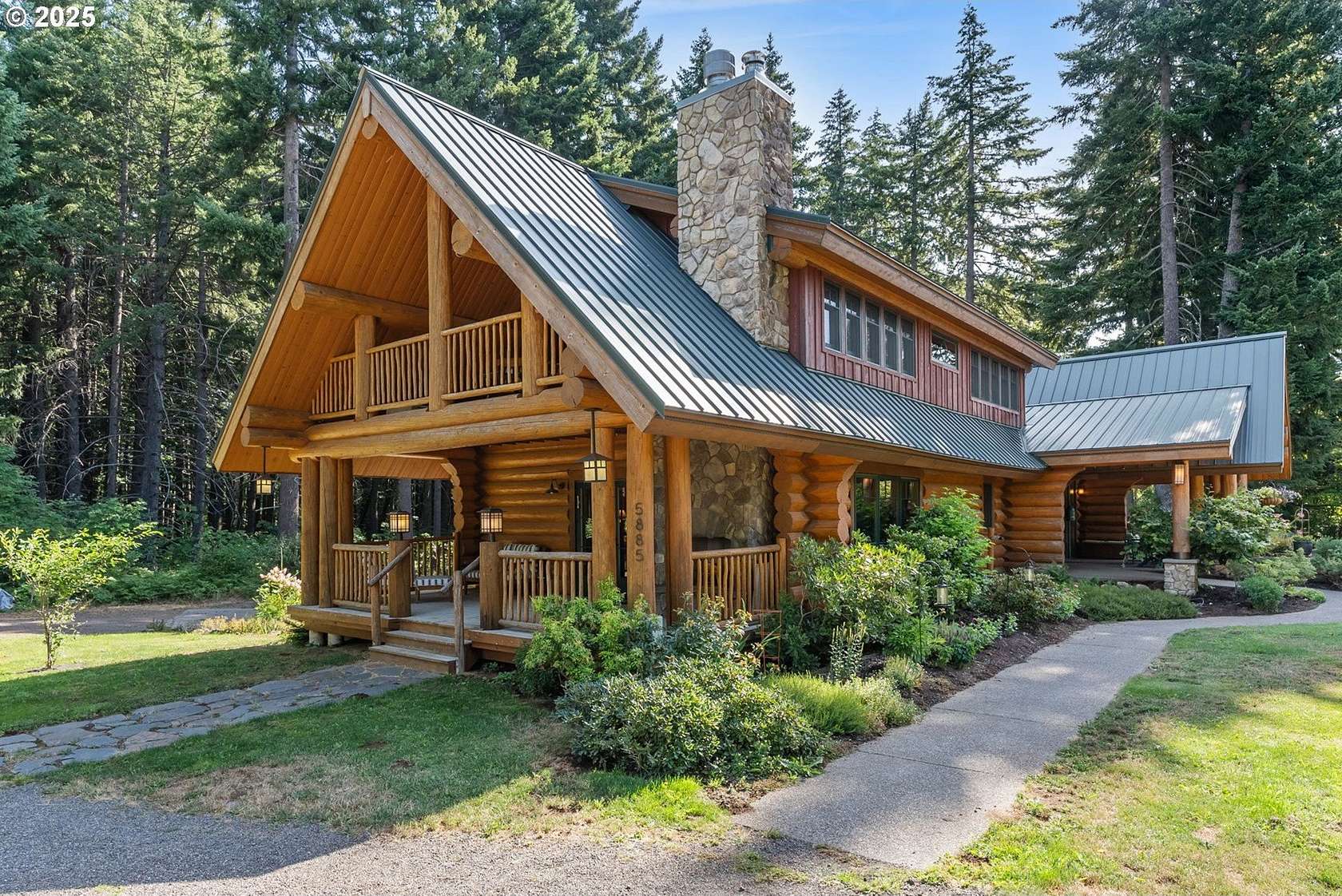 14.8 Acres of Land with Home for Sale in Parkdale, Oregon