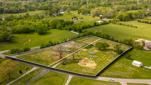 2 Acres of Residential Land for Sale in Cottontown, Tennessee