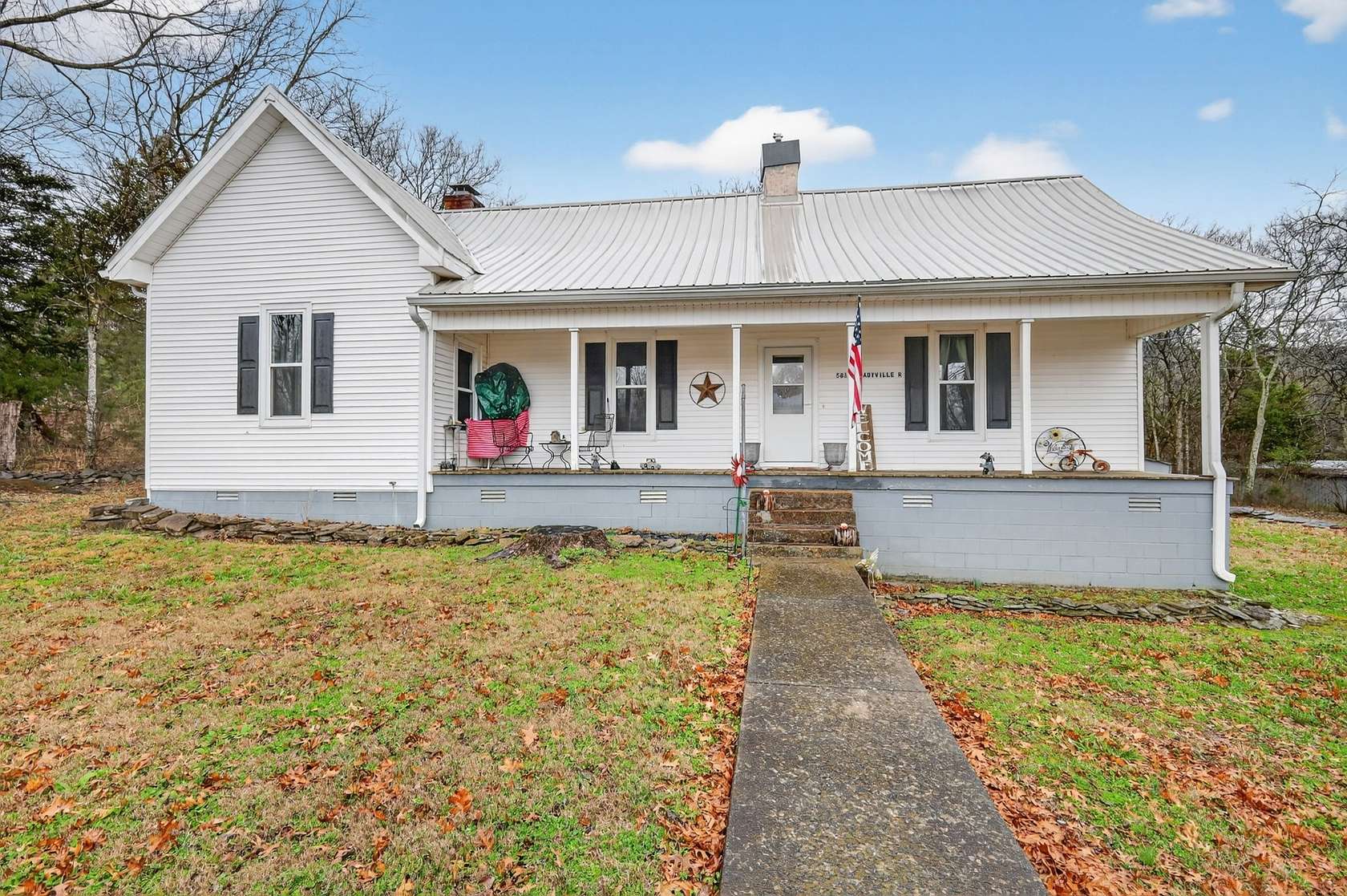 4.39 Acres of Land with Home for Auction in Bradyville, Tennessee