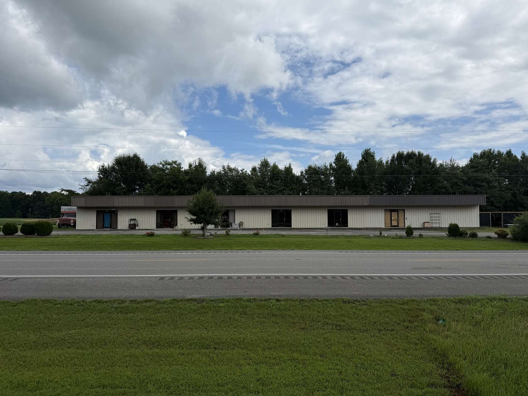 2 Acres of Improved Commercial Land for Sale in Elora, Tennessee