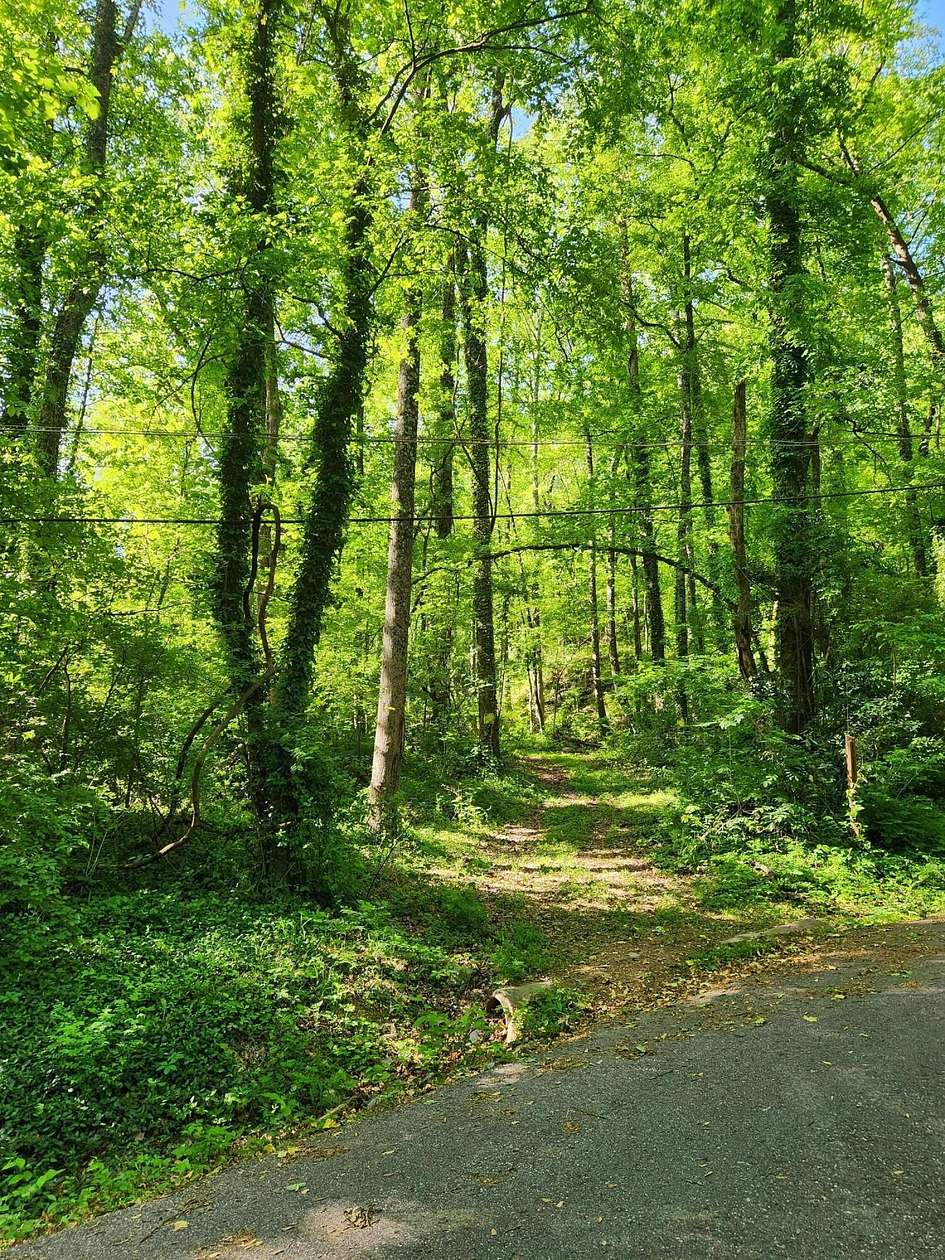 11 Acres of Land for Sale in Red Bank, Tennessee