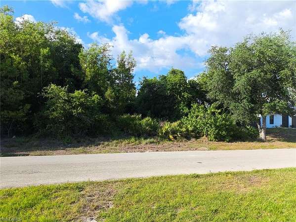 0.25 Acres of Residential Land for Sale in Lehigh Acres, Florida
