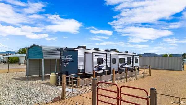 1 Acre of Residential Land for Sale in Golden Valley, Arizona