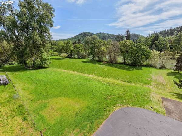 2.1 Acres of Residential Land for Sale in Roseburg, Oregon