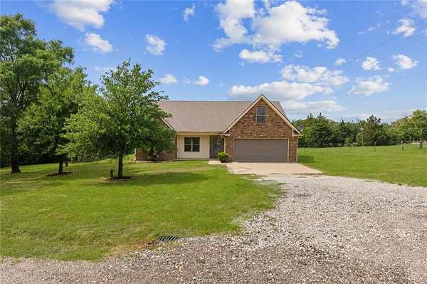 1.83 Acres of Land with Home for Sale in Franklin, Texas
