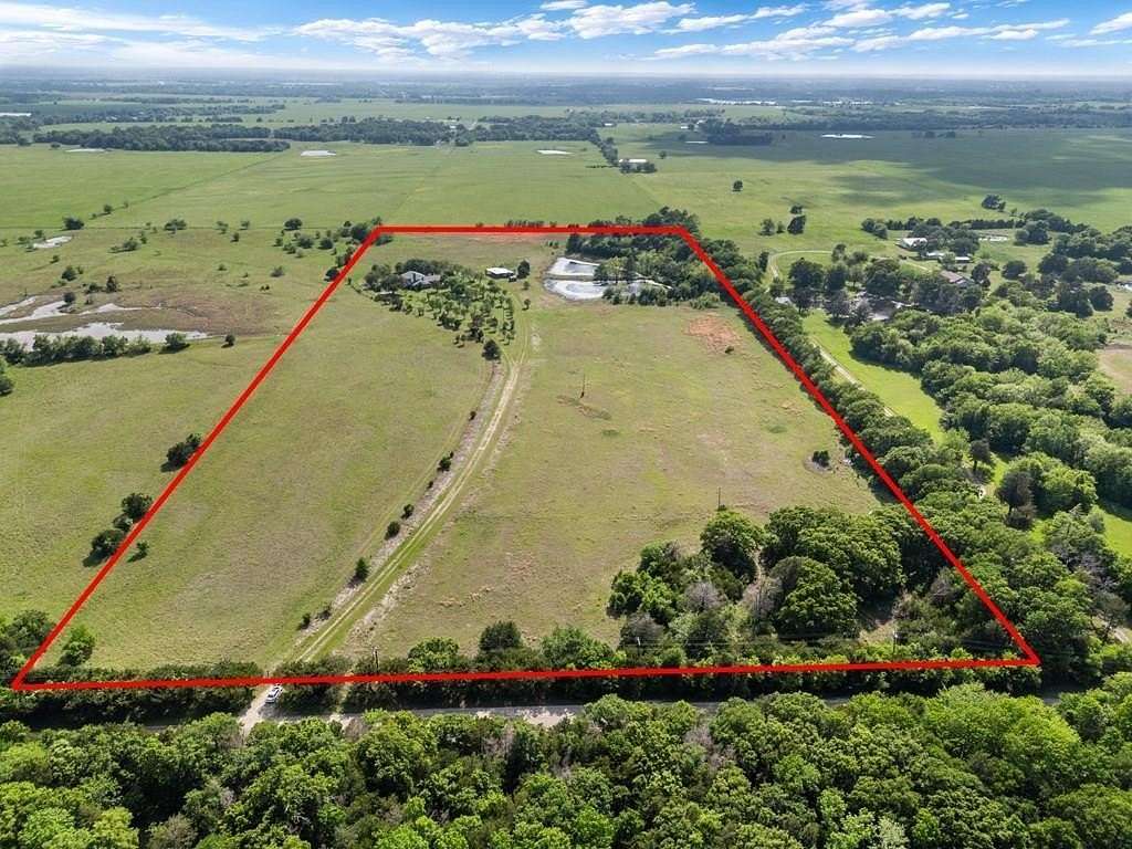 29 Acres of Land with Home for Sale in Wills Point, Texas