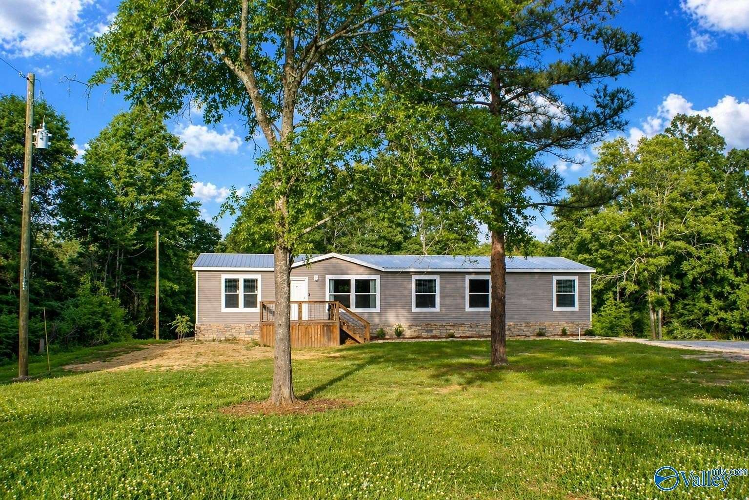 7.7 Acres of Land with Home for Sale in Centre, Alabama