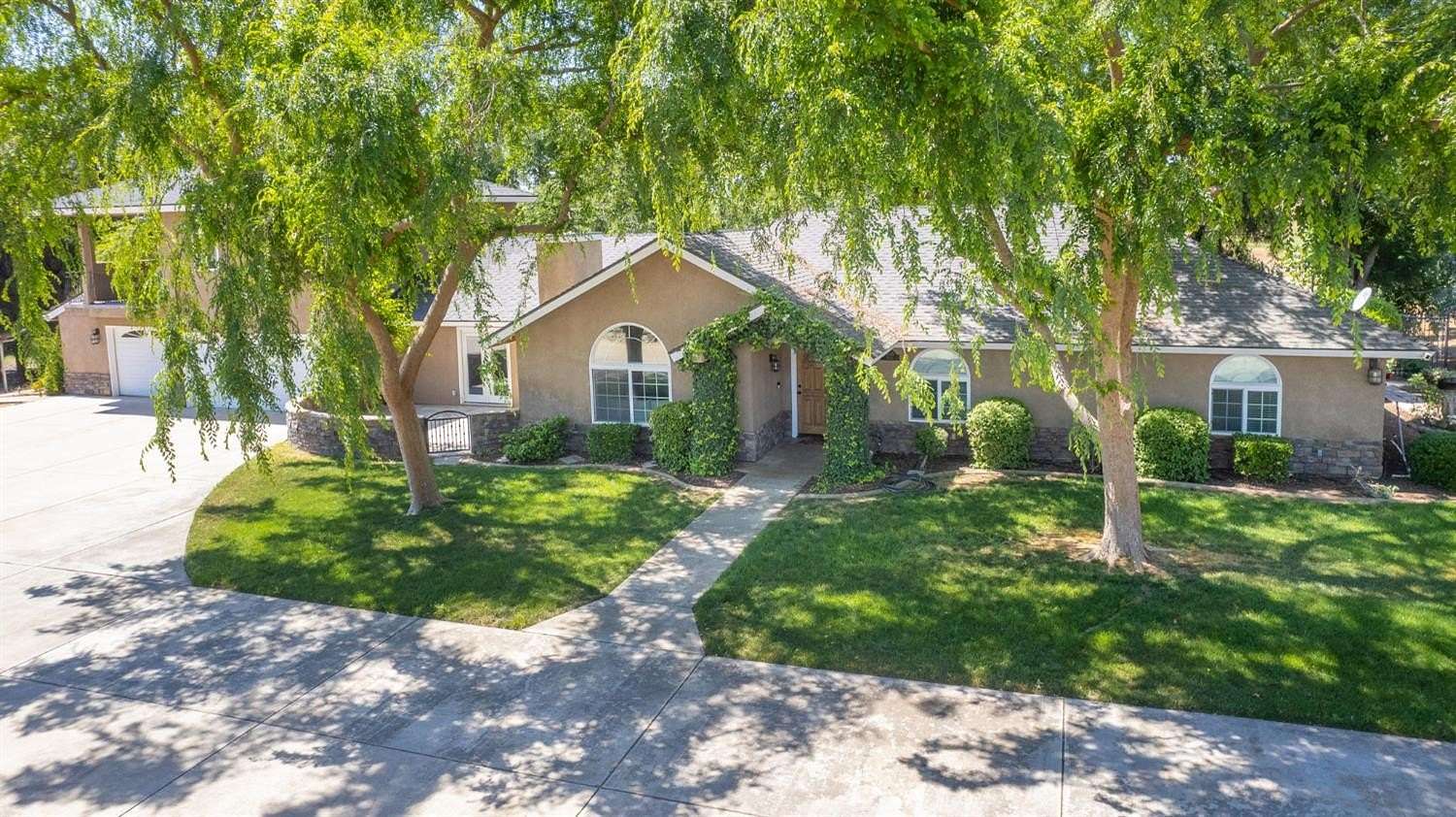 4.87 Acres of Land with Home for Sale in Clovis, California
