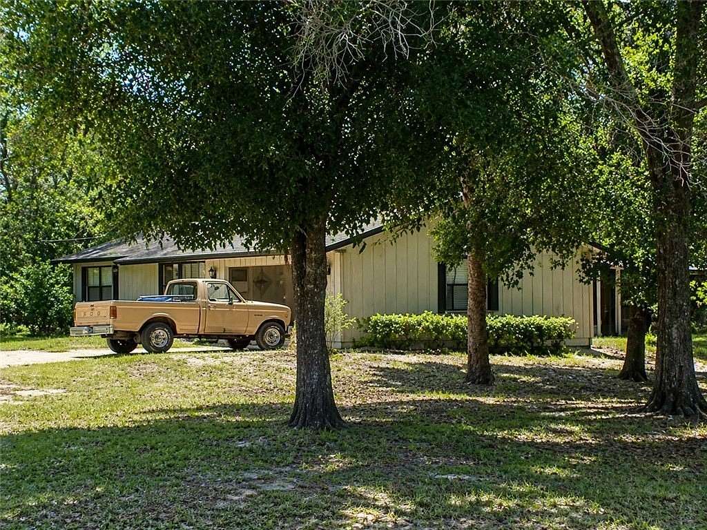 2.27 Acres of Land with Home for Sale in Fellsmere, Florida