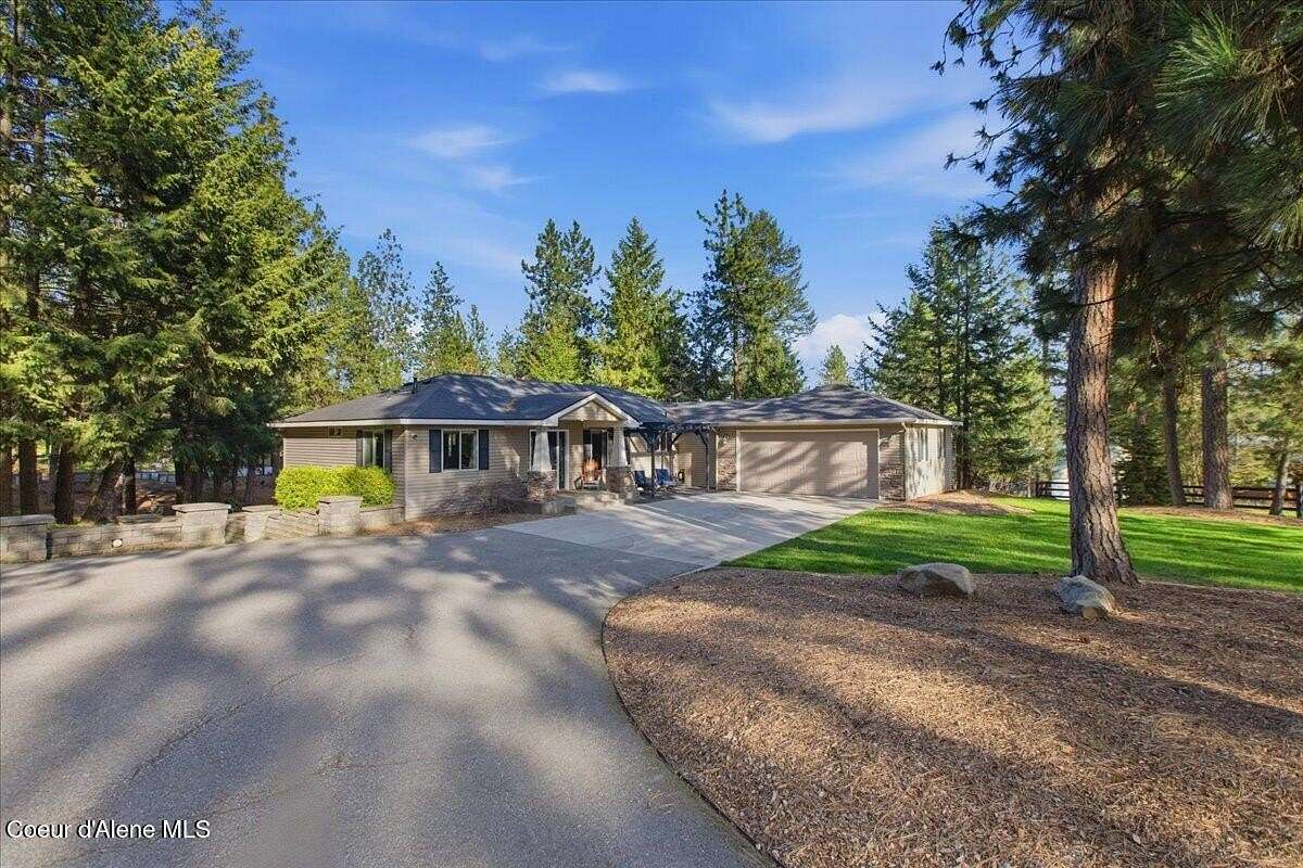 5.1 Acres of Land with Home for Sale in Newman Lake, Washington