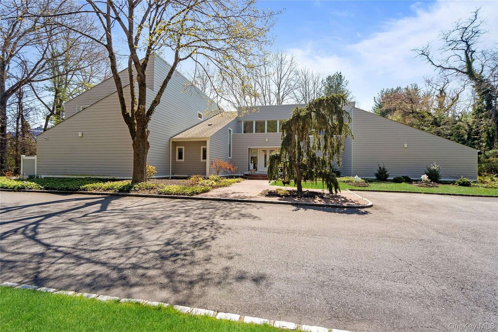 3 Acres of Land with Home for Sale in Old Brookville, New York