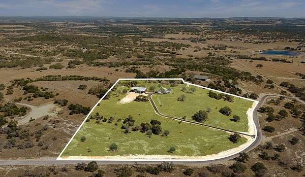 10 Acres of Land for Sale in Stonewall, Texas