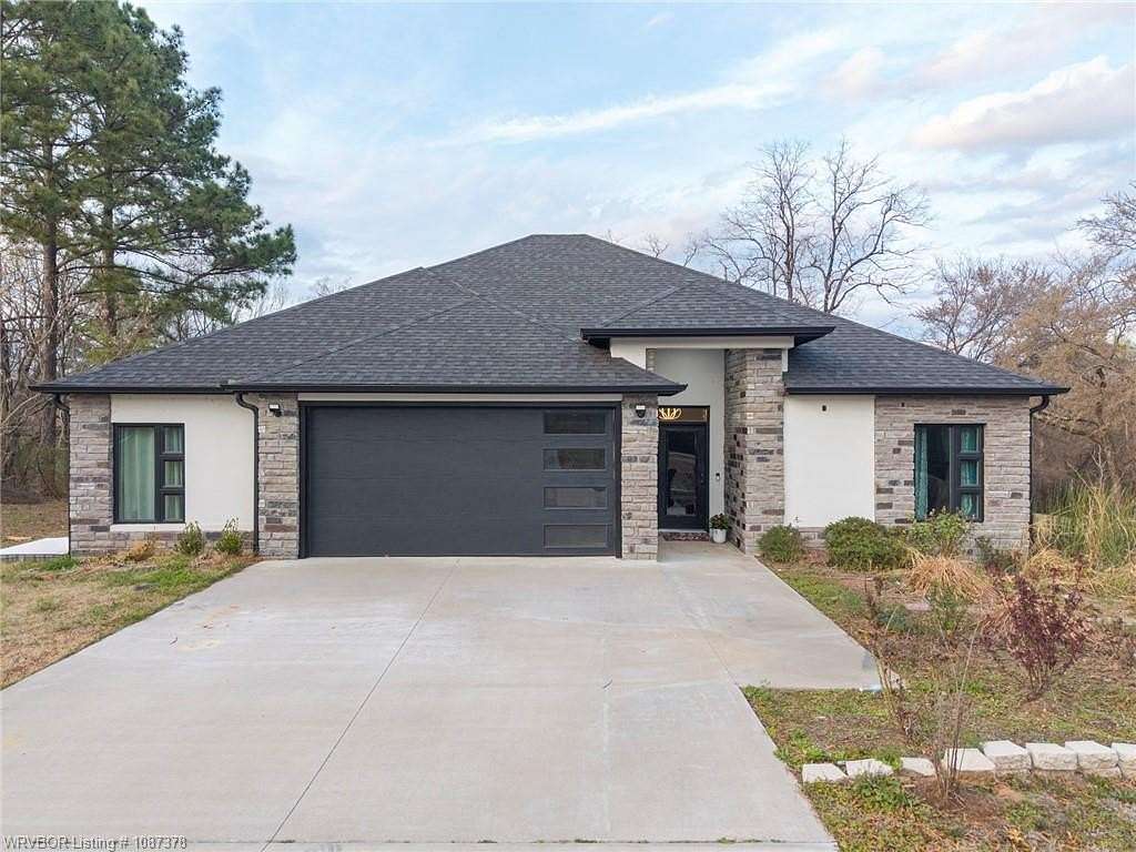 1.89 Acres of Land with Home for Sale in Fort Smith, Arkansas