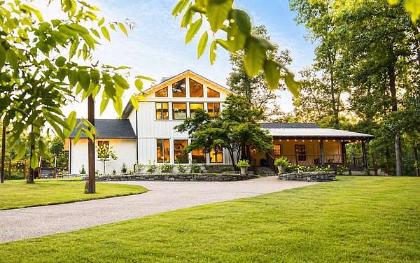 5 Acres of Land with Home for Sale in Franklin, Tennessee