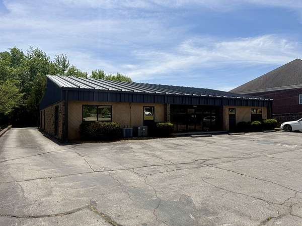 0.72 Acres of Improved Commercial Land for Lease in Clarksville, Tennessee