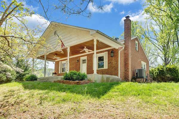 6 Acres of Land with Home for Sale in Roanoke, Virginia