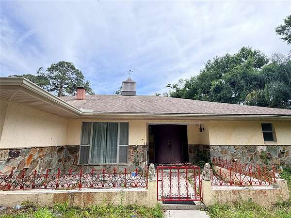 2.7 Acres of Land with Home for Lease in Sarasota, Florida