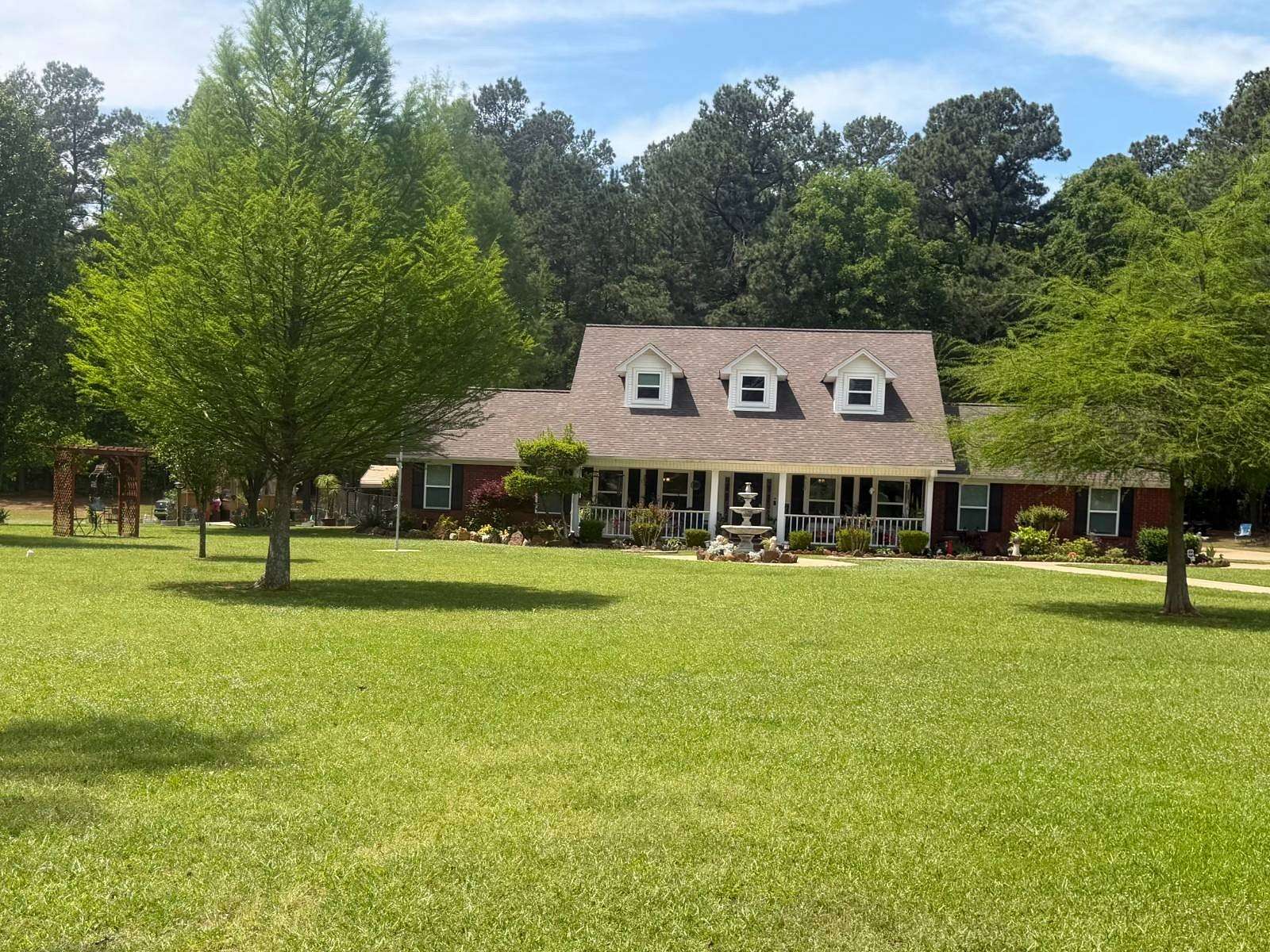 4 Acres of Land with Home for Sale in Hope, Arkansas