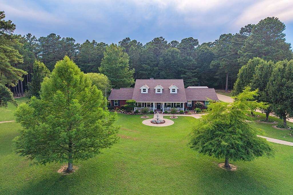 4 Acres of Land with Home for Sale in Hope, Arkansas