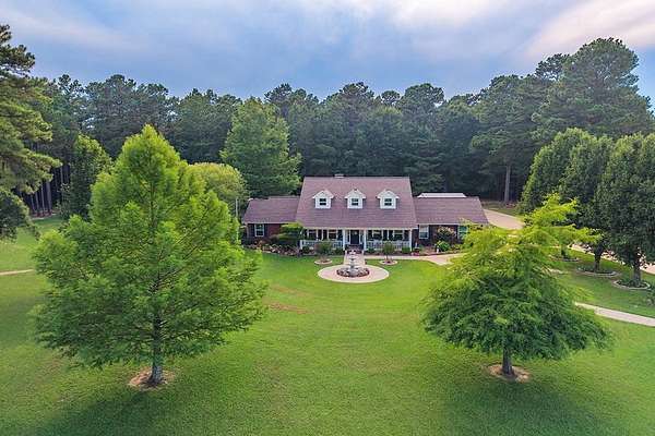 4 Acres of Land with Home for Sale in Hope, Arkansas