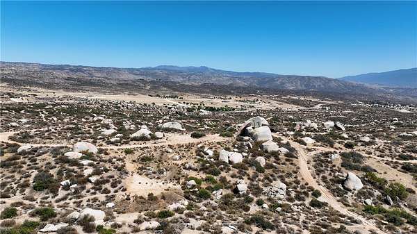 40 Acres of Land for Sale in Sage, California