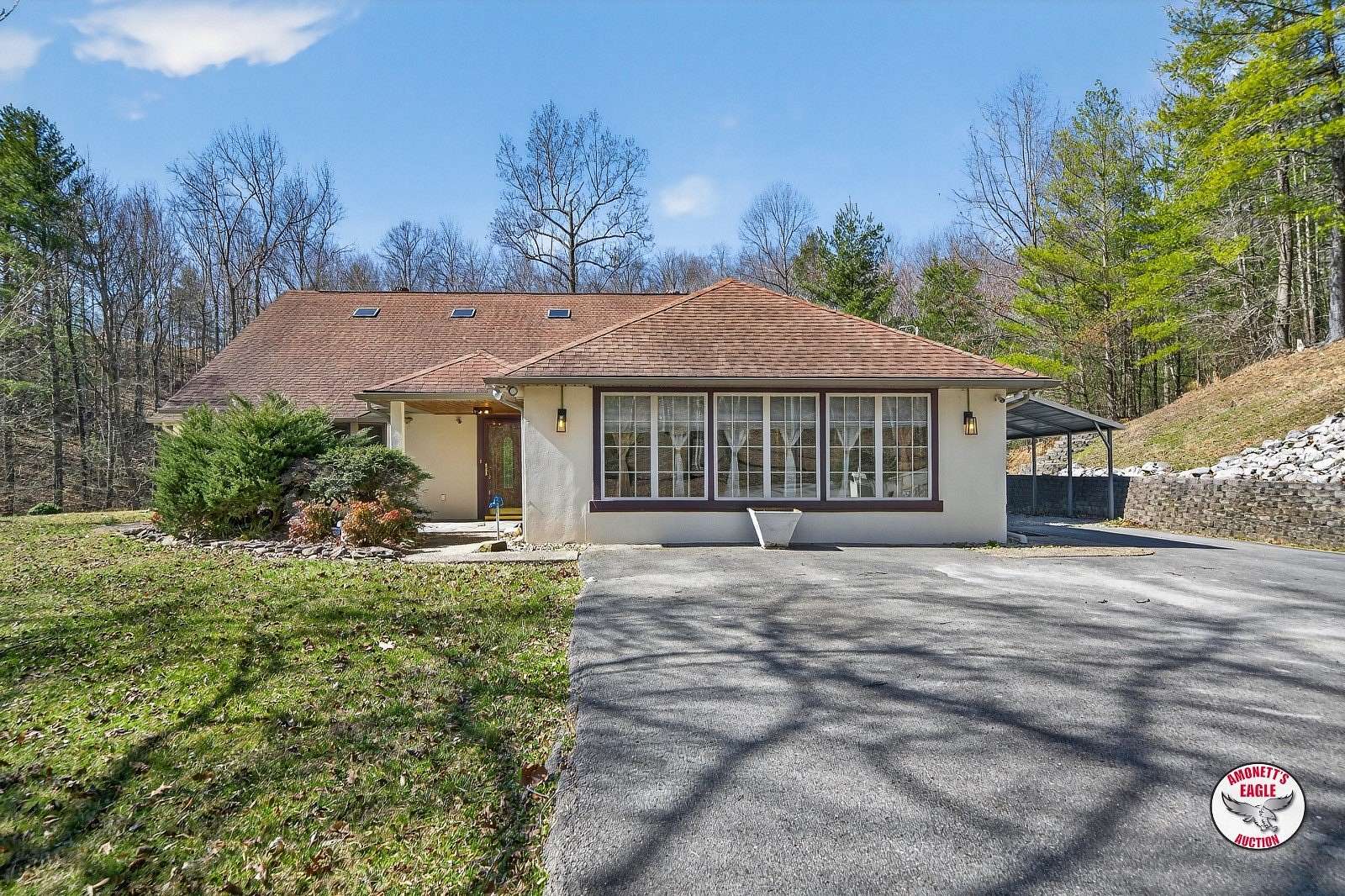 4 Acres of Land with Home for Sale in Oneida, Tennessee