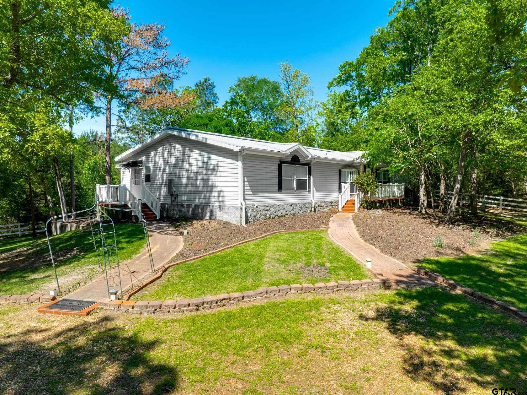 41 Acres of Recreational Land with Home for Sale in Palestine, Texas