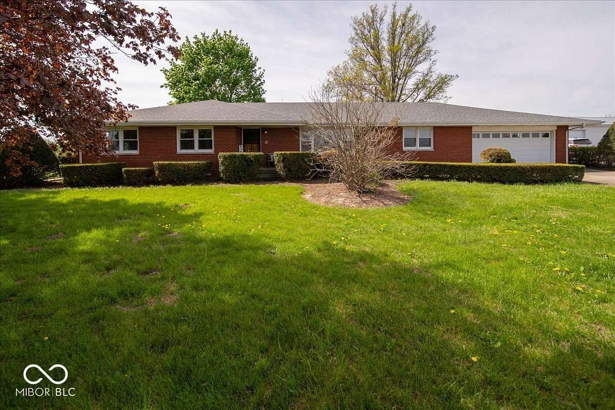 3.76 Acres of Land with Home for Sale in Kokomo, Indiana