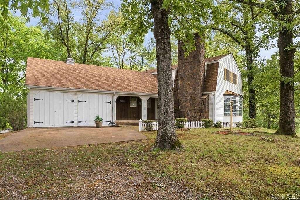 11 Acres of Land with Home for Sale in Mount Ida, Arkansas