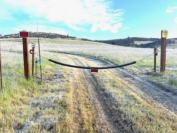 81 Acres of Land for Sale in Montague, California