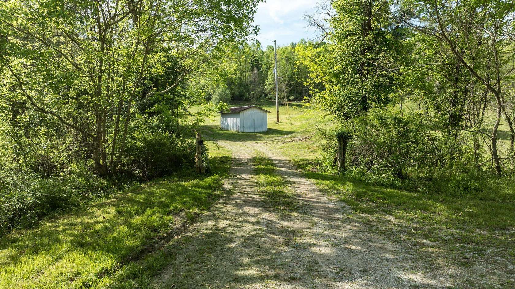 16.7 Acres of Land for Sale in Somerset, Kentucky