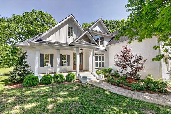 6 Acres of Land with Home for Sale in Lebanon, Tennessee