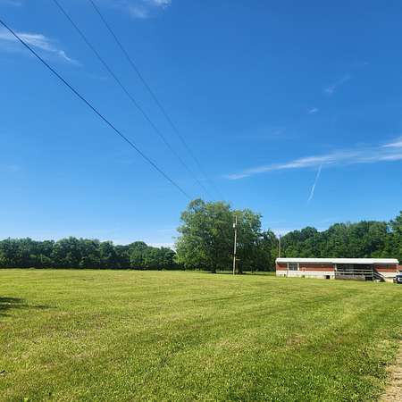 6.28 Acres of Land with Home for Sale in Springfield, Tennessee